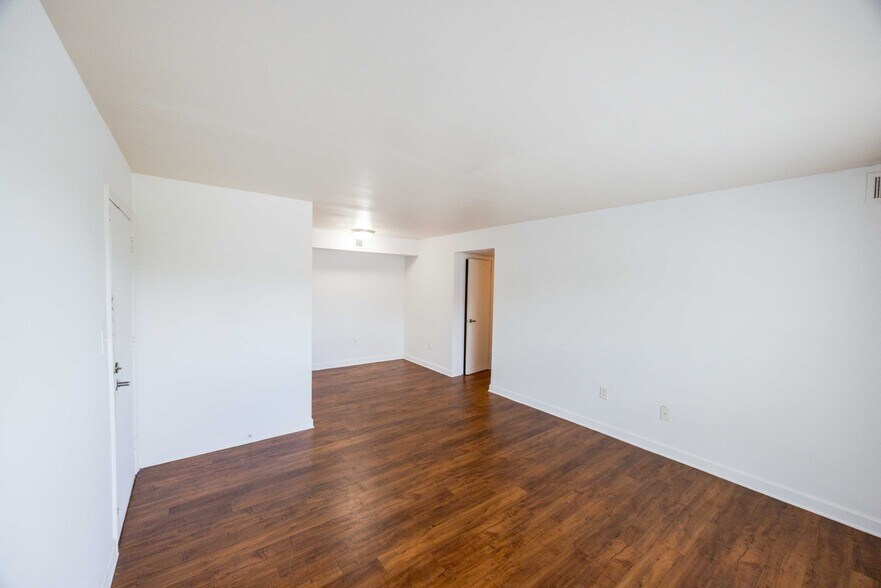 Building Photo - Marion Manor