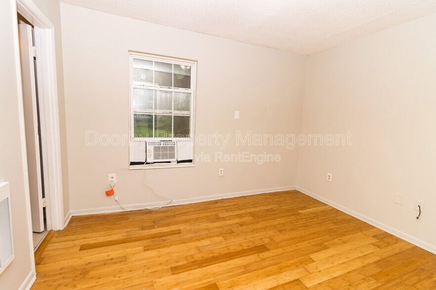 Building Photo - 5345 Lazard St