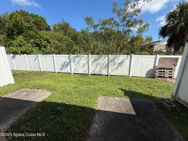 Building Photo - 635 Angela Ln