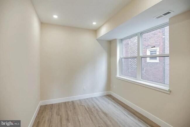 Building Photo - 3323 N 16th St