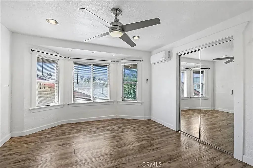 bedroom - 418 E 14th St
