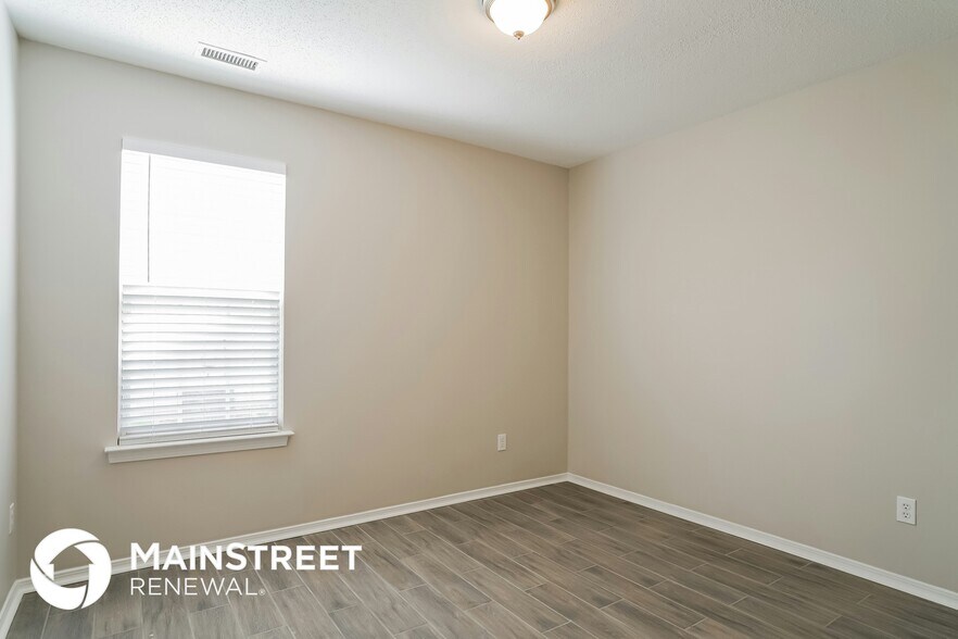 Building Photo - 5368 Thunderidge Drive