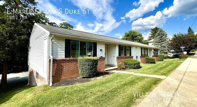 Building Photo - 509 E Maple St