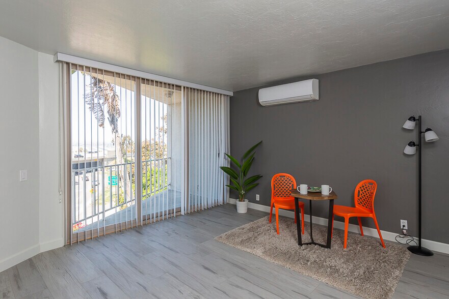 Building Photo - 2020 Albatross St