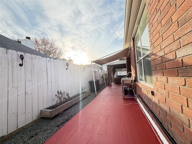 Building Photo - 3111 Birchleaf Dr