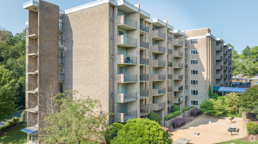 Primary Photo - University Apartments Chapel Hill