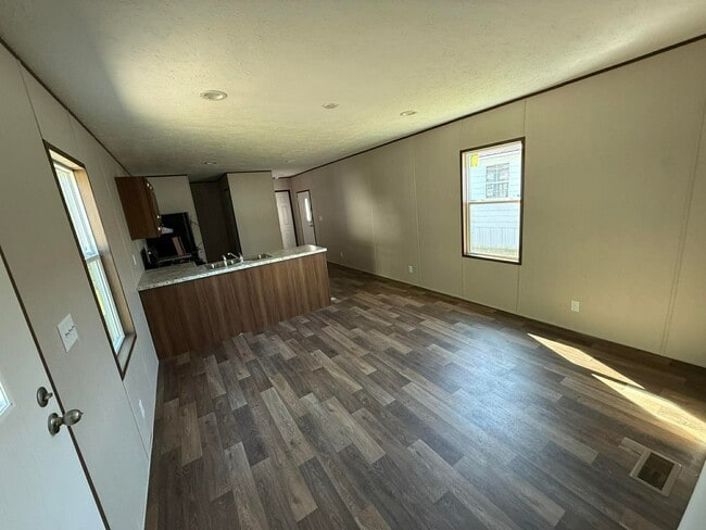 Building Photo - Brand New 2026 Mobile Home