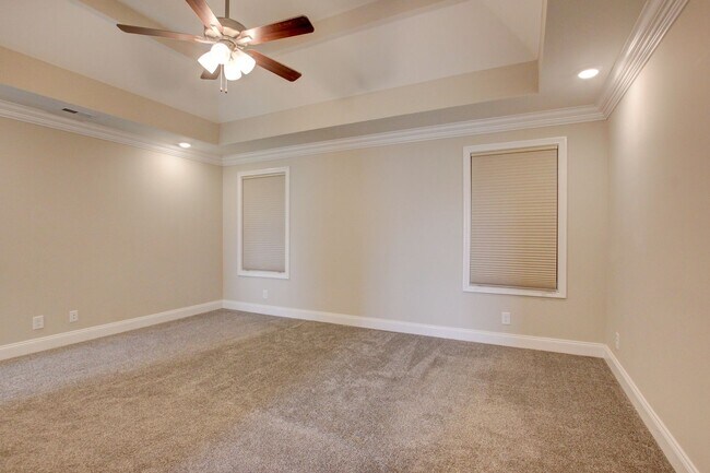 Building Photo - 230 Cotoneaster Ln