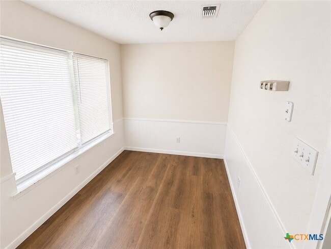 Building Photo - 1709 Shoemaker Dr