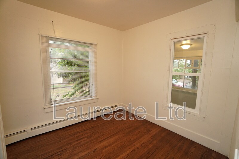 Building Photo - 1440 Kenton St