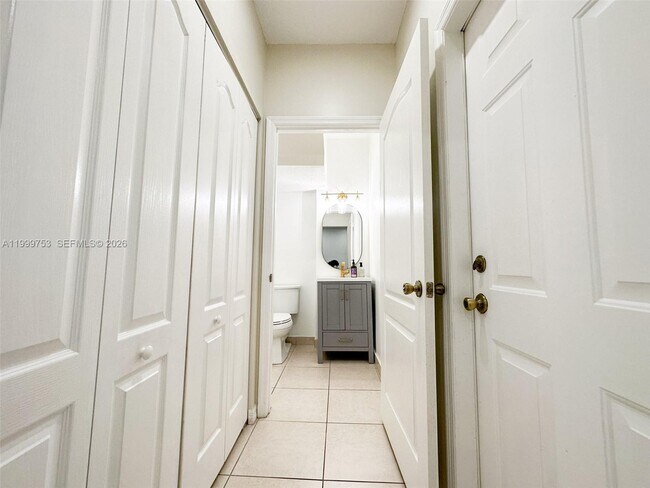 Building Photo - 130 Riverwalk Cir