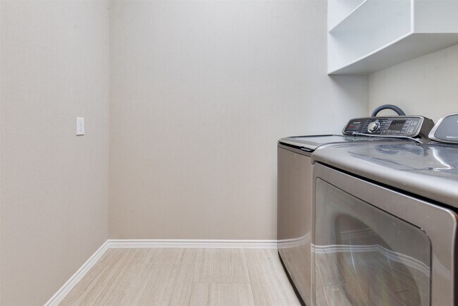 Building Photo - 1330 Watercrest Park Ln