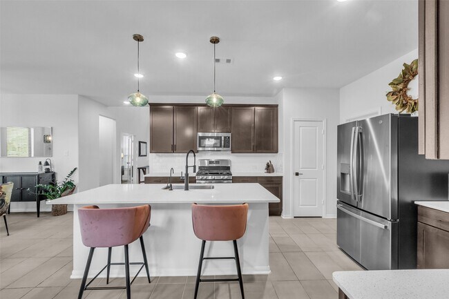 Building Photo - 20022 Parkland Gates Dr