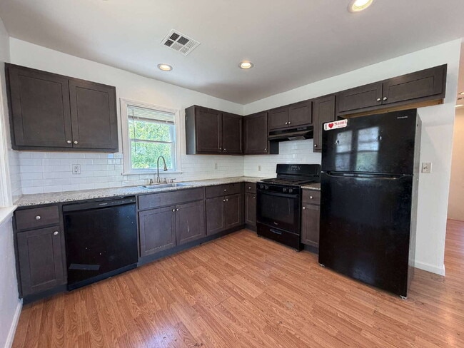Building Photo - Townhome in Gatewood