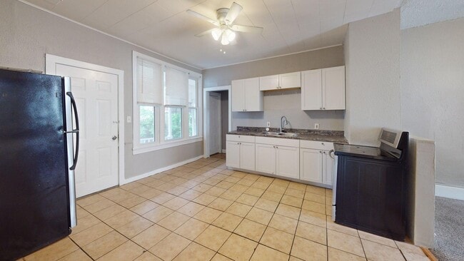 Building Photo - 6011 Pear Ave
