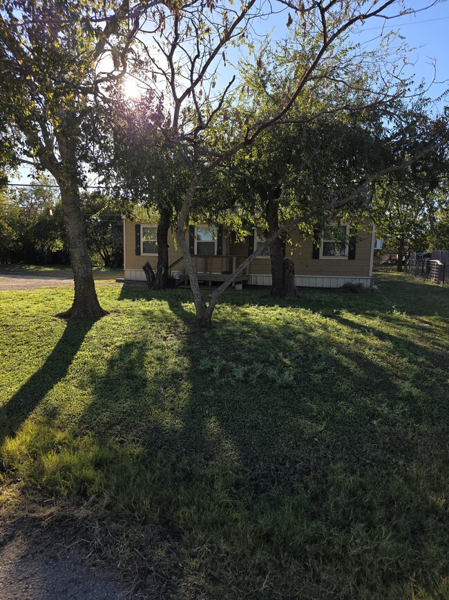 Building Photo - 309 Peverly St