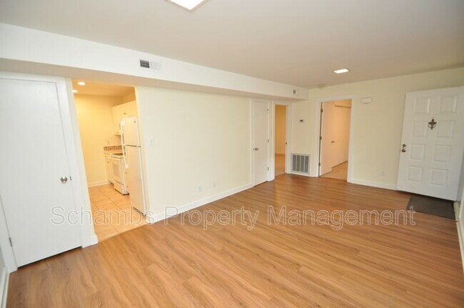 Building Photo - 100 Carmichael Ct