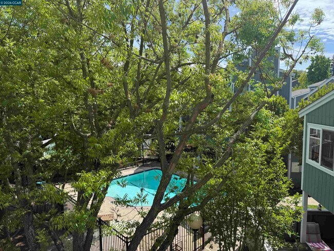 Building Photo - 1144 Maywood Ln