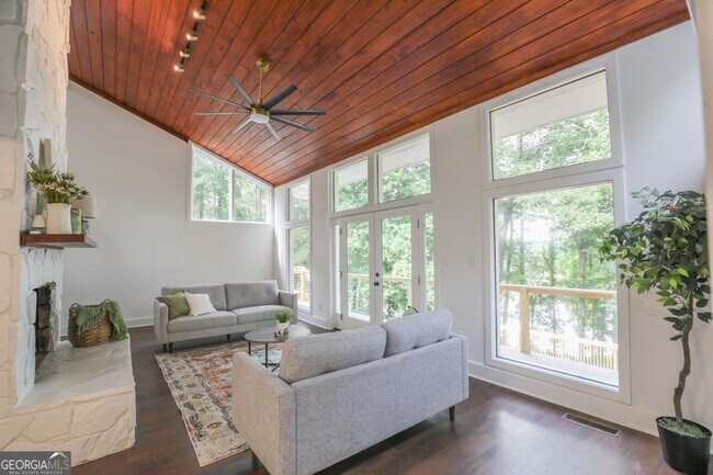 Building Photo - 212 Southland Dr