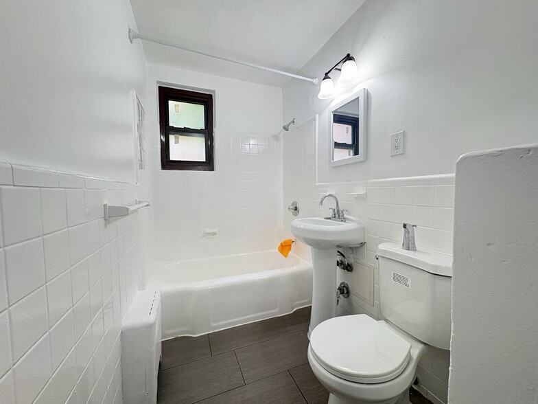 235 S Harrison St 401 - 268 S Harrison St
