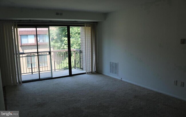 Building Photo - 7598 Gales Ct