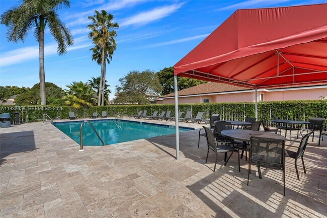 Building Photo - 4055 Eastridge Dr