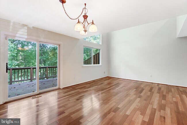 Building Photo - 5707 Waters Edge Landing Court