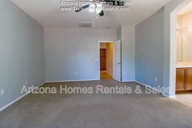 Building Photo - 732 West Camino Tunera