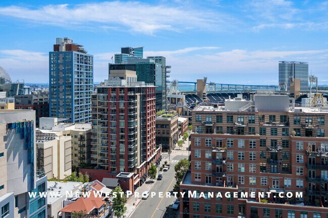 Building Photo - Stunning Fully Furnished East Village 2 Be...