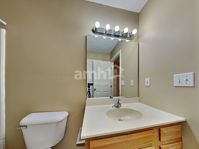 Building Photo - 18 Robin Way