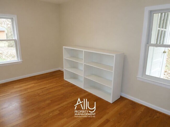 Building Photo - Raymond Avenue -- 210 -- Unit B - 1