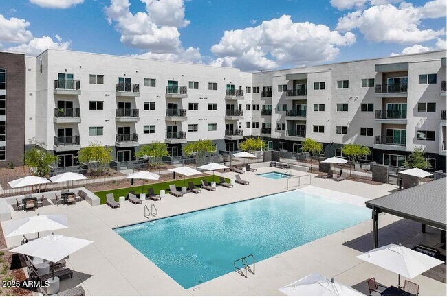 Building Photo - 9275 N 29th Ave