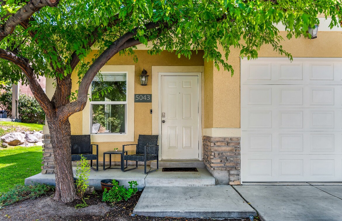 Building Photo - 5043 W Rock Butte