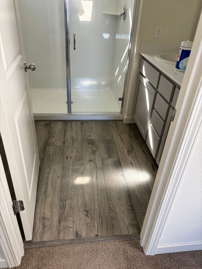 Building Photo - MOVE IN SPECIAL- FIRST MONTH RENT FREE FOR QUALIFIED APPLICANTS - ONLY $2,200 PER MONTH FOR THIS ...