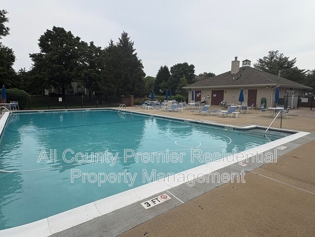 Building Photo - 3605 Pinhorn Dr
