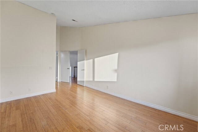 Building Photo - 1315 N Lighthouse Ln