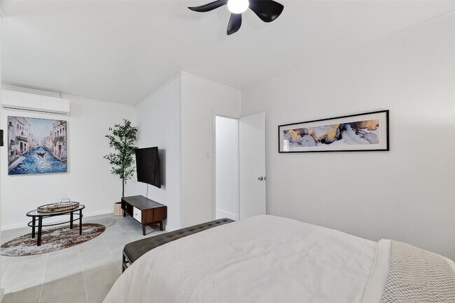 Building Photo - 4423 Sloangate Dr