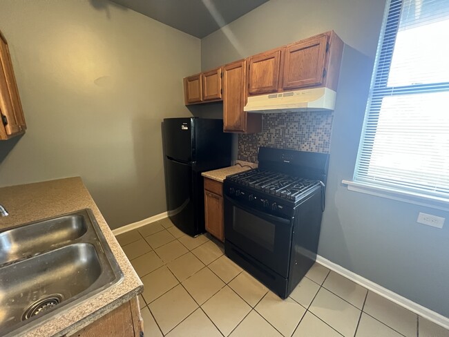 Building Photo - 6908 S Michigan Ave