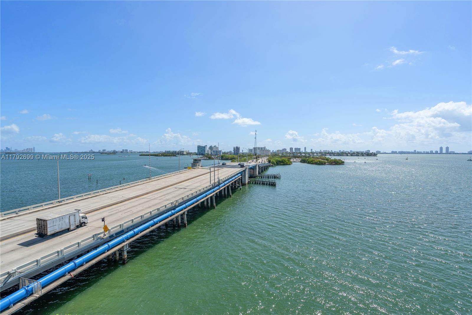 Building Photo - 7899 NE Bayshore Ct