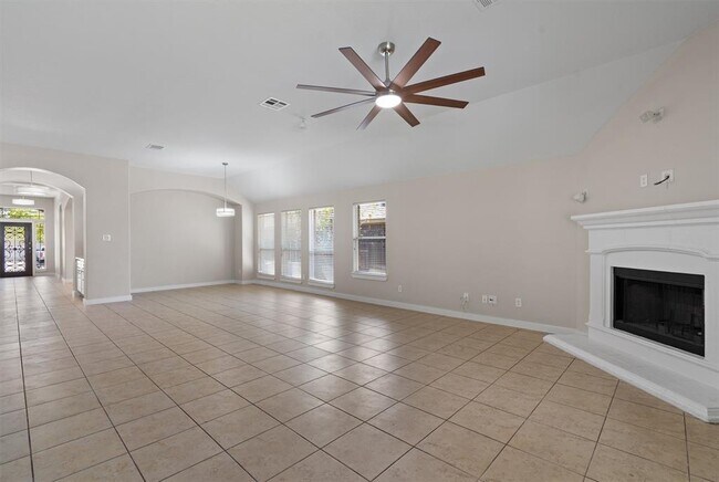 Building Photo - 19604 Moorlynch Ave