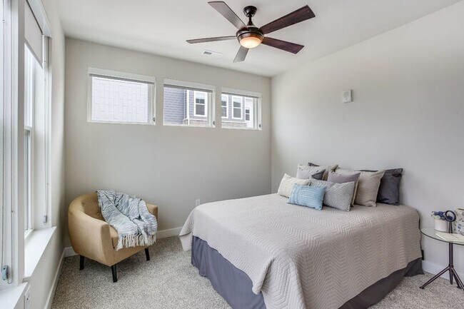 Bedroom - 3960 S Lake Dr