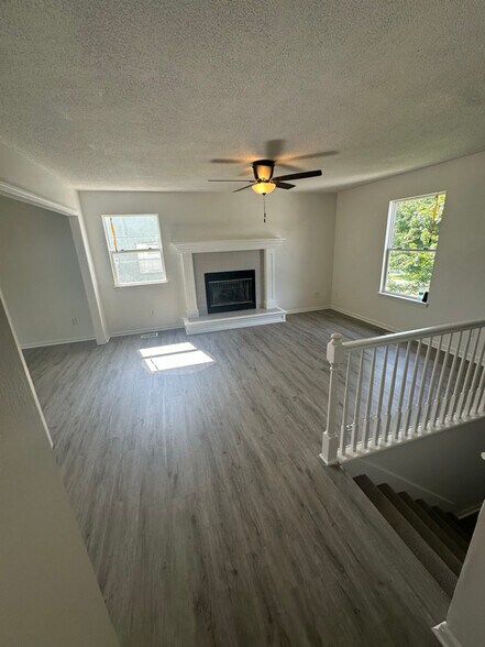Primary Photo - 1827 Gates Dr W