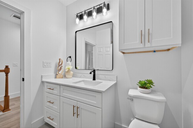 Building Photo - 5027 Willow Glen Dr