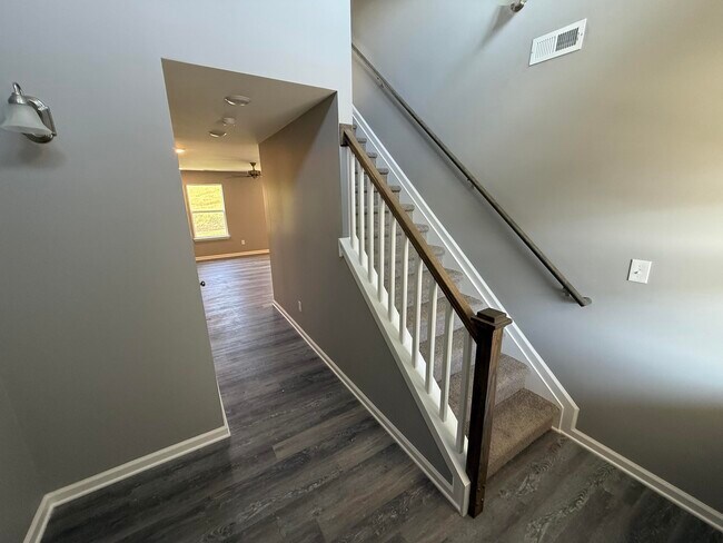 Building Photo - 6061 Arbor Wds Wy
