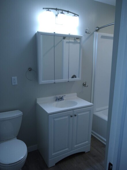 Building Photo - 19 Sheffield Ave