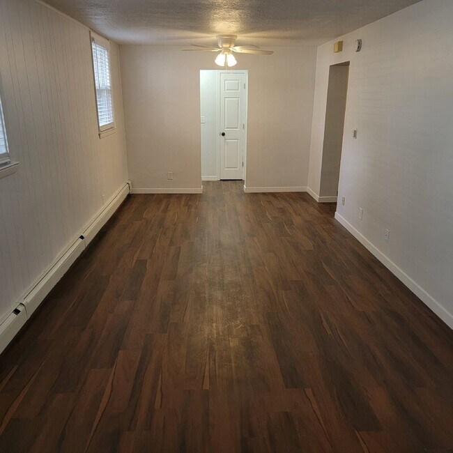 Building Photo - 2822 Kingman Blvd