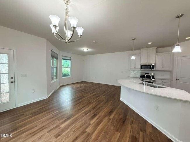 Building Photo - 6009 Beale Loop