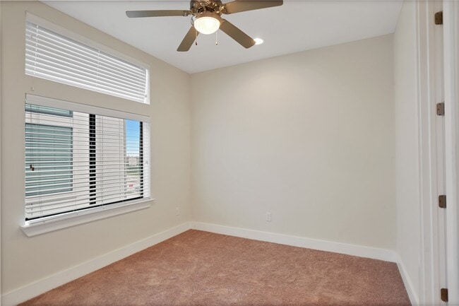 Building Photo - 1810 Thompson St