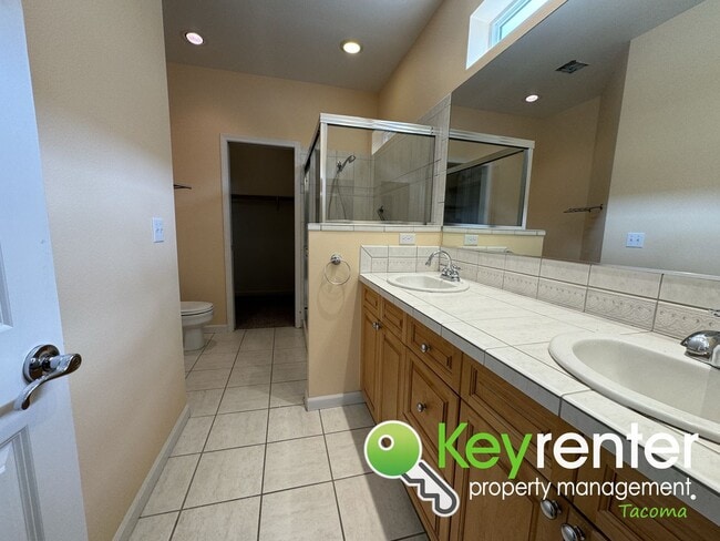 Building Photo - Dream Home on North Shore Golf Course in T...
