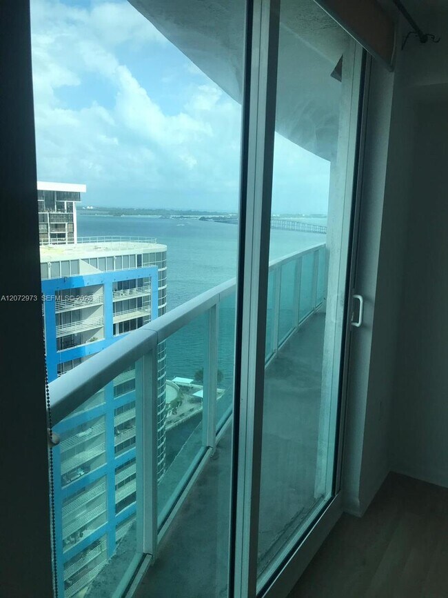 Building Photo - 2101 Brickell Ave